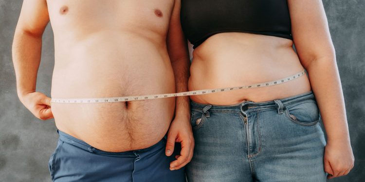 L'obesità aumenta il rischio di patologie correlate. Ma in modo diverso tra uomini e donne