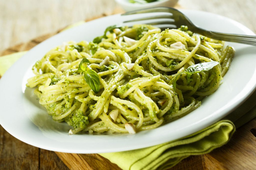 pesto autunnale: broccoli e noccioli