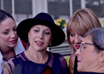 tumore seno mostra Donna x Donna