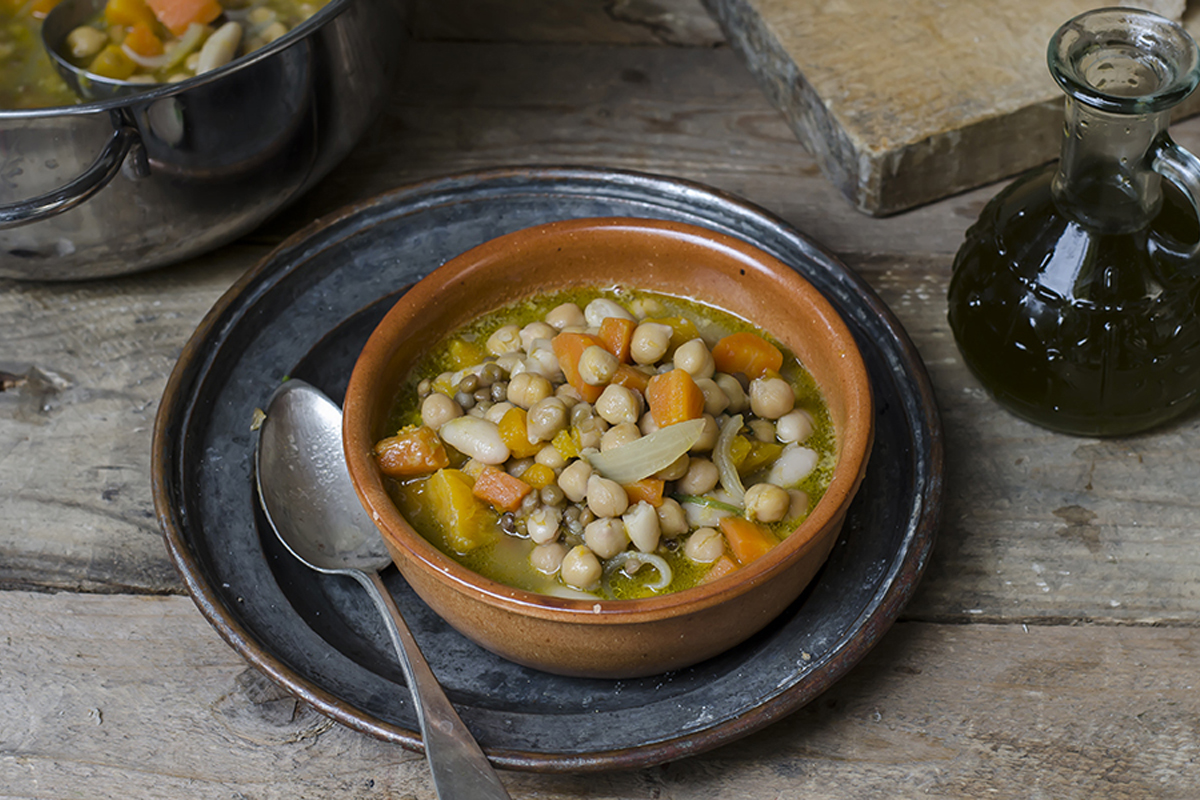 zuppa di legumi con carote