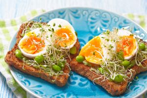 Ricette con germogli: 7 idee per fare il pieno di nutrienti e gusto