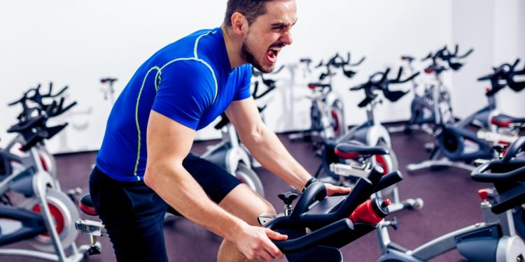 spinning: storia, benefici, spinbike e programmi di allenamento a casa