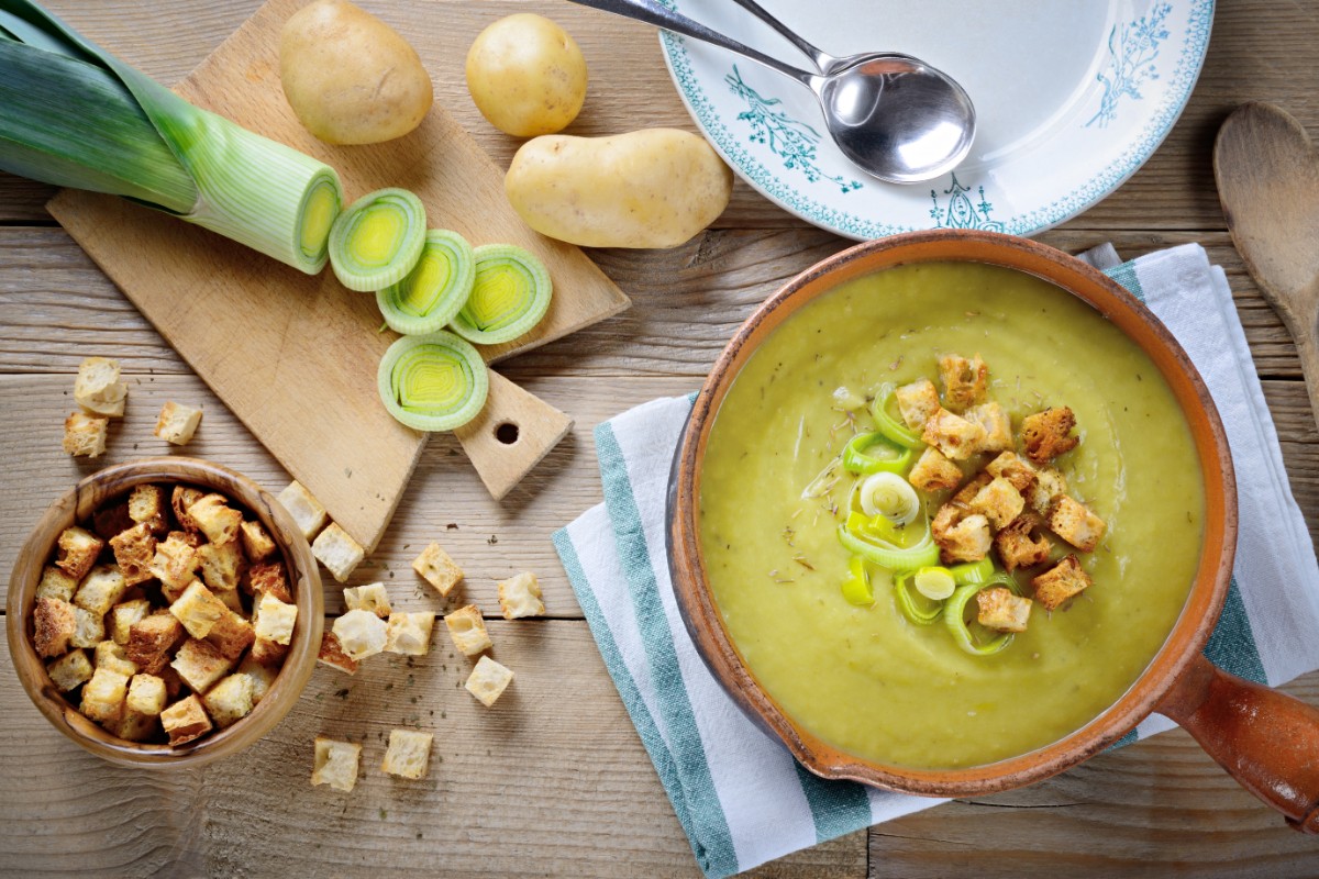 ricette con i porri: zuppa di patate e porri