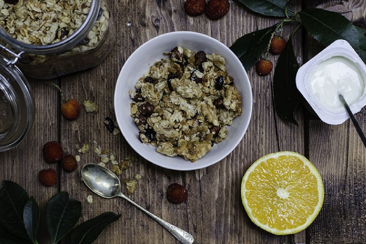 granola con avena e frutta