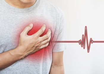 Il colesterolo alto aumenta il rischio di infarto e ictus, specie tra gli under 45