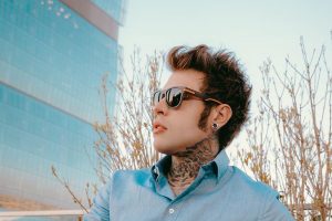 Fedez: “Ho un rischio sclerosi multipla”. Ma rassicura i fan: “Sto bene”