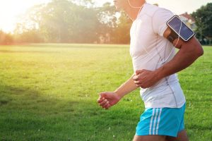 Natale 2019: dall’home fitness alla tecnologia,10 idee regalo per l’uomo sportivo