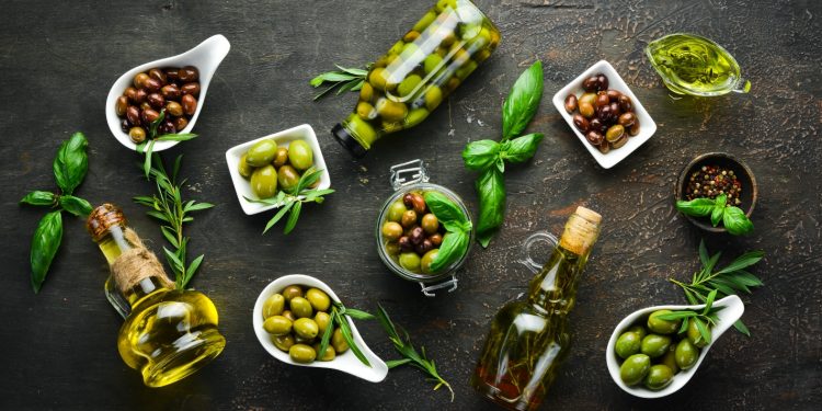 olive: storia, calorie, benefici, olive verdi e nere differenze, ricette