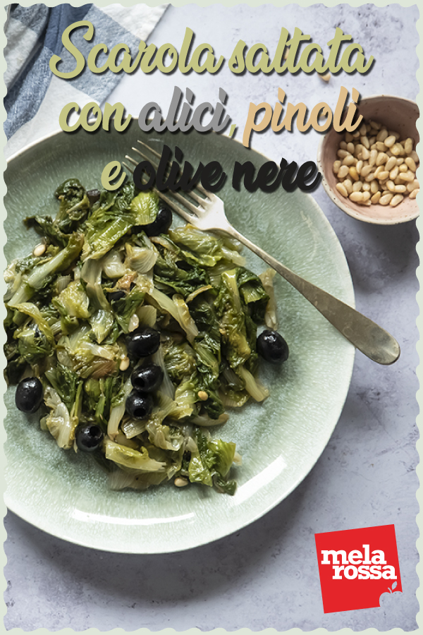 Scarola saltata con alici, pinoli e olive nere