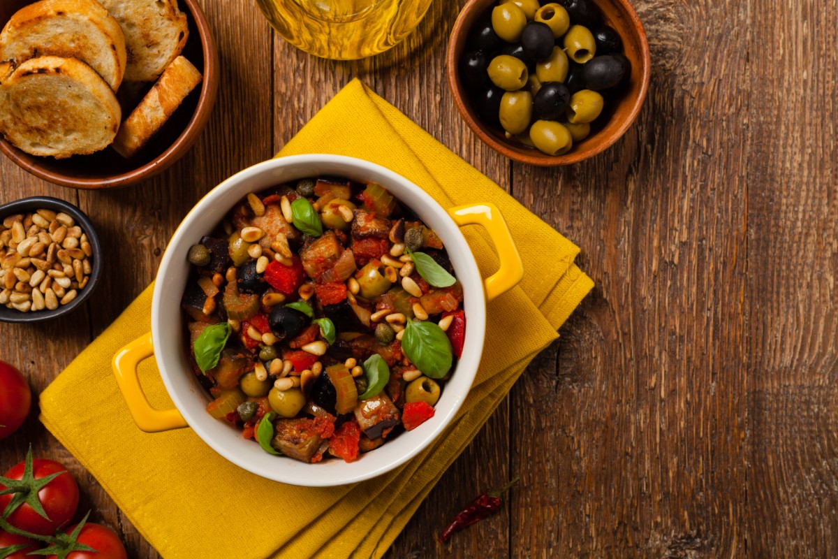 caponata light melanzane, olive e capperi