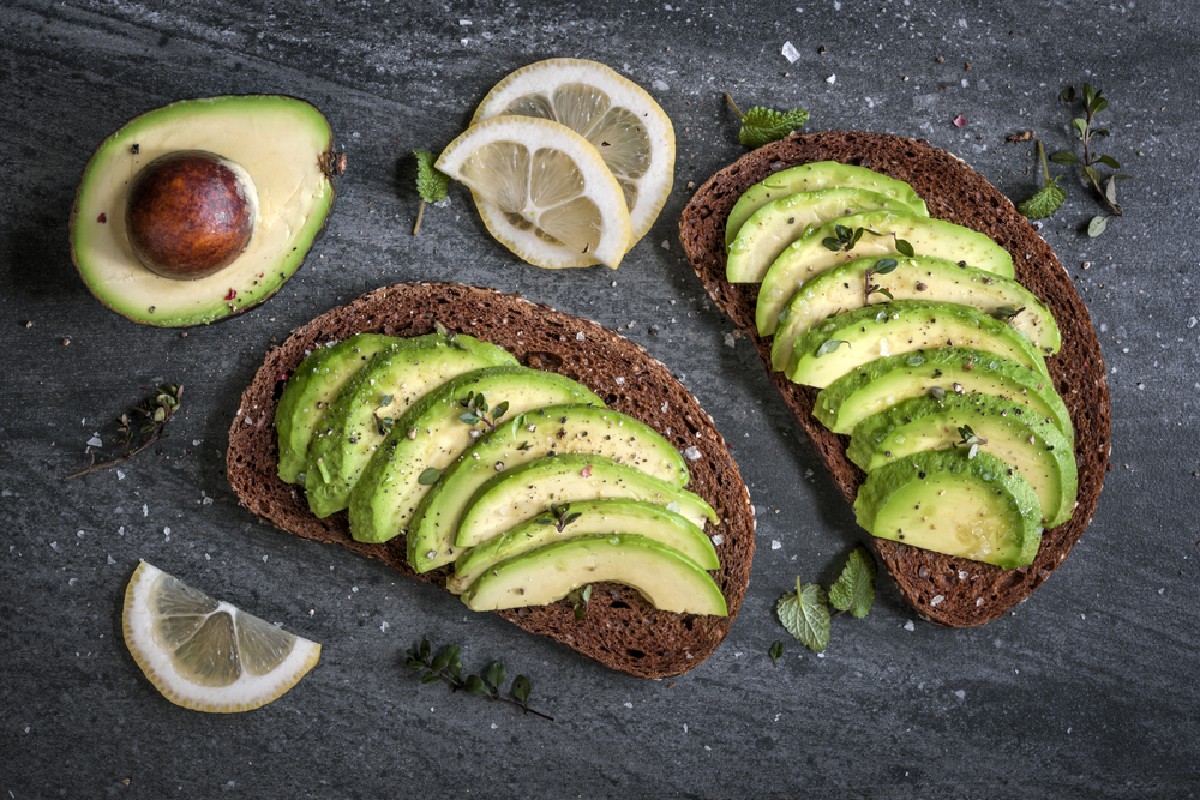 cibi da non tenere in frigo: avocado