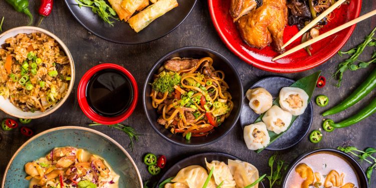 Cucina cinese: 10 utensili indispensabili per una serata dal sapore orientale