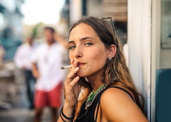 Fumo, rischi per la salute mentale. Lo rivela uno studio condotto su un gruppo di universitari