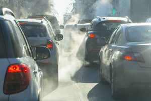 Lo smog indebolisce le ossa e aumenta il rischio di osteoporosi