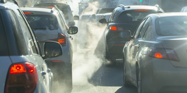 Lo smog indebolisce le ossa e aumenta il rischio di osteoporosi