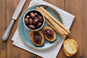 Paté di olive nere, la ricetta per prepararlo in casa