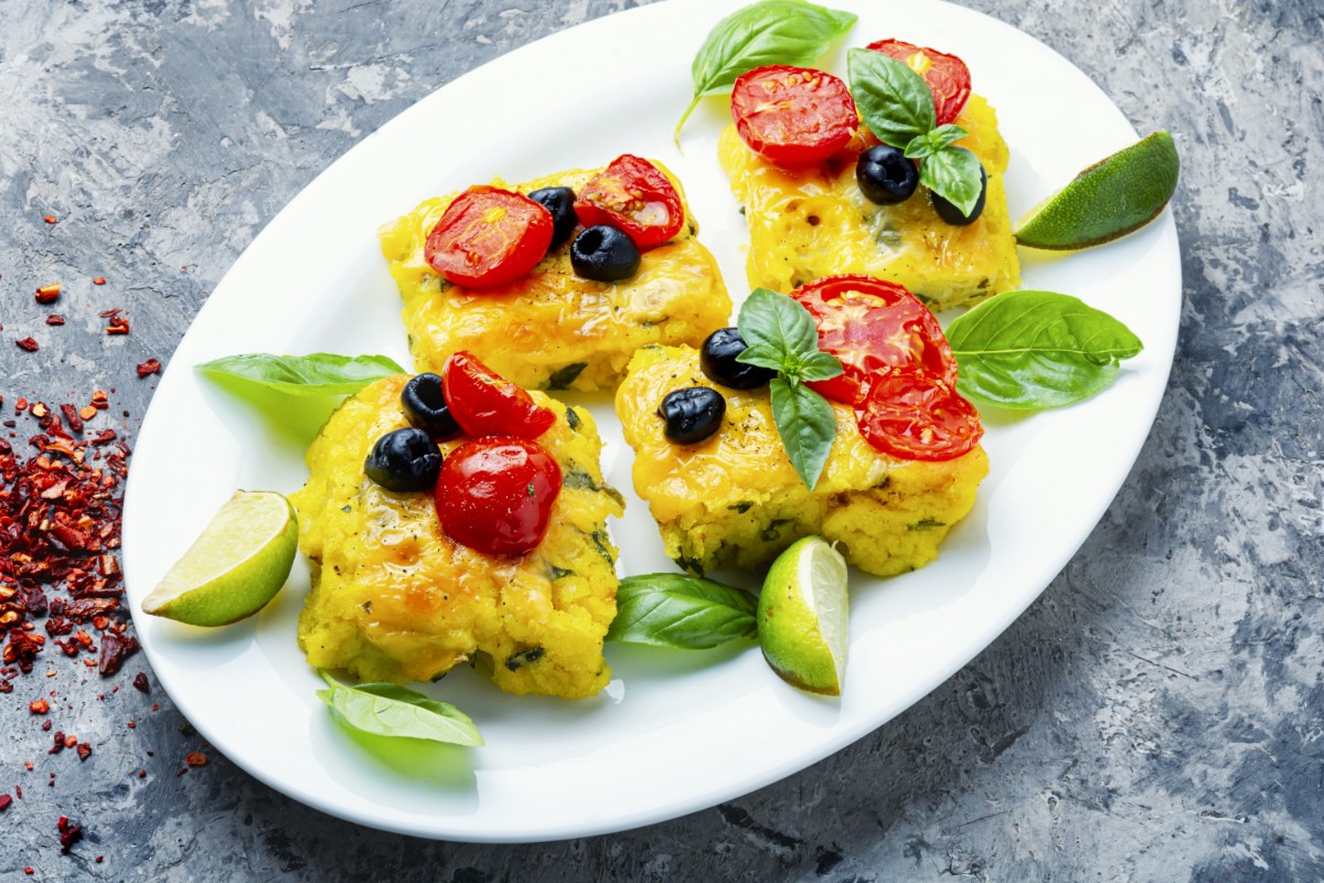 Polenta di avena con moscardini e olive nere