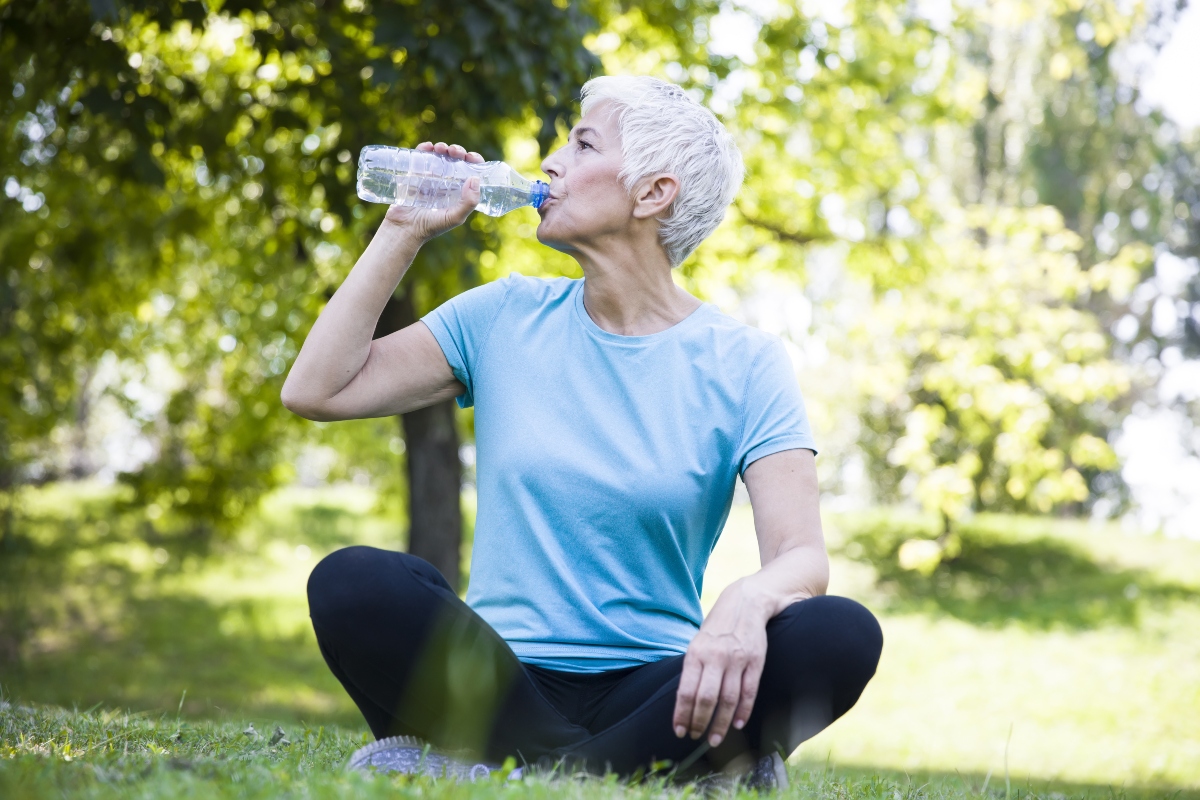 dimagrire in menopausa: acqua minerale