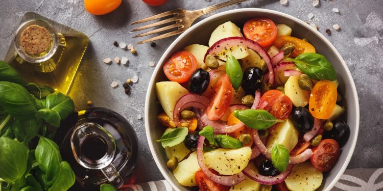 La dieta mediterranea fa bene anche a chi è obeso o in sovrappeso