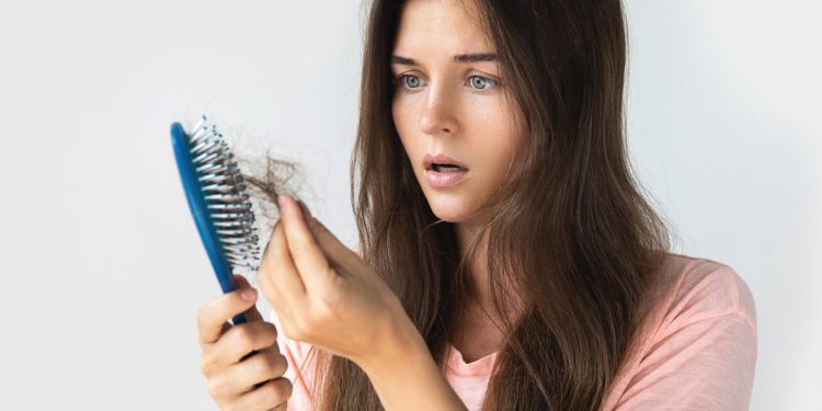 Perdi i capelli? La colpa è anche dell'inquinamento