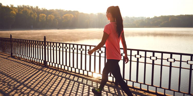 Camminare ogni giorno: 5 benefici per la tua salute e la tua linea