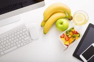 Frutta: è meglio mangiarla ai pasti o lontano dai pasti?