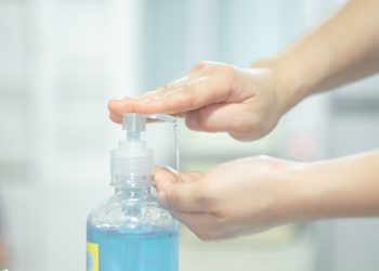 lavarsi le mani per prevenire infezioni