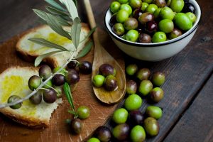 L’olio fa bene al cervello, soprattutto negli anziani