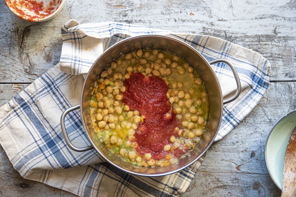 passata di pomodoro ceci