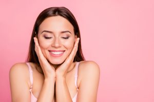 Pelle: perché è importante idratarla e 10 prodotti skincare scelti per te