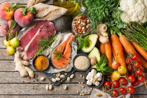 L’alimentazione che rinforza le tue difese immunitarie: i consigli del nutrizionista