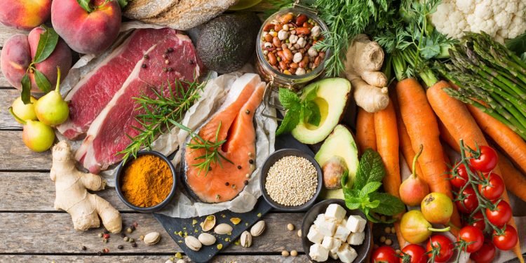 L'alimentazione che rinforza le tue difese immunitarie: i consigli del nutrizionista