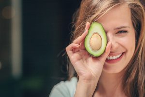 Un avocado al giorno riduce il rischio di declino cognitivo legato a sovrappeso e obesità