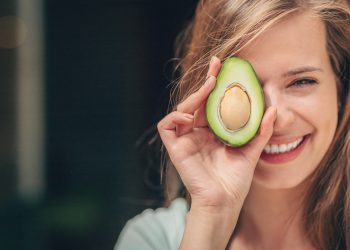 Un avocado al giorno riduce il rischio di declino cognitivo legato a sovrappeso e obesità