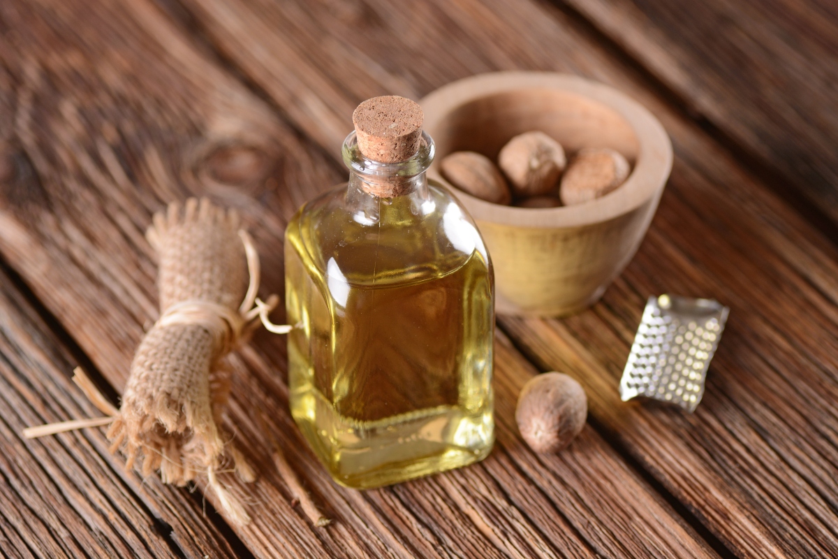 olio essenziale di noce moscata