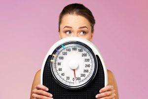 Il peso è un chiodo fisso? I consigli di chi segue la dieta Melarossa per non farti ossessionare dalla bilancia
