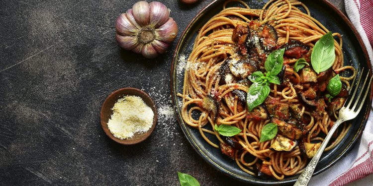 pasta alla Norma con pomodori e tofu