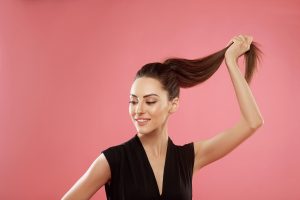 Tingere i capelli in casa: la guida completa