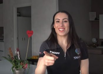 Vanessa Ferrari: il workout casalingo per restare in forma. Guarda il tutorial e allenati con lei!