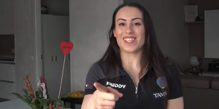 Vanessa Ferrari: il workout casalingo per restare in forma. Guarda il tutorial e allenati con lei!