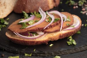 Affettato vegetale: cos’è, proprietà, come consumarlo. I consigli del nutrizionista