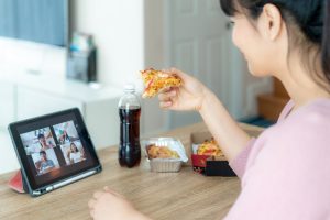 Aperitivo casalingo: consigli e ricette per l’happy hour a casa