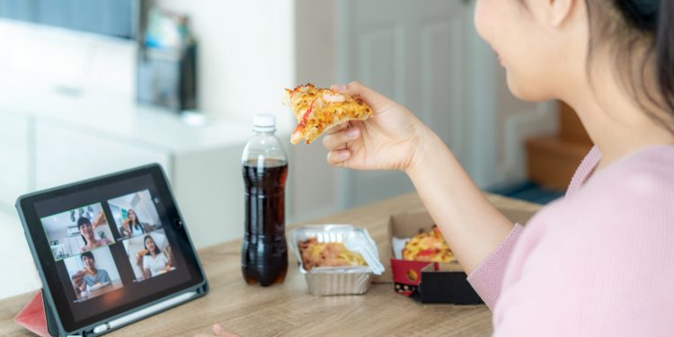 Aperitivo casalingo: consigli e ricette per l'happy hour a casa