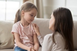 Emozioni in quarantena: come aiutare i bambini a gestire paura e tristezza. I consigli dello psicoterapeuta
