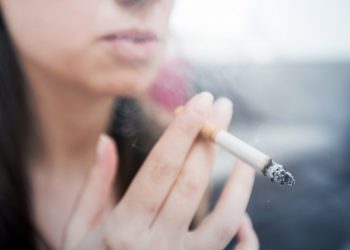 Il fumo di sigaretta è correlato a forme più gravi di Coronavirus: lo conferma uno studio