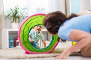 Giocare con i bambini: il migliore antistress in quarantena. I consigli dell’esperta