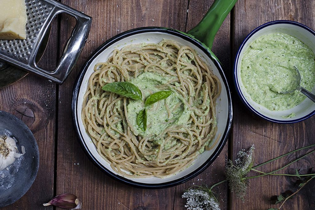 Pasta al pesto di zucchine e ricotta