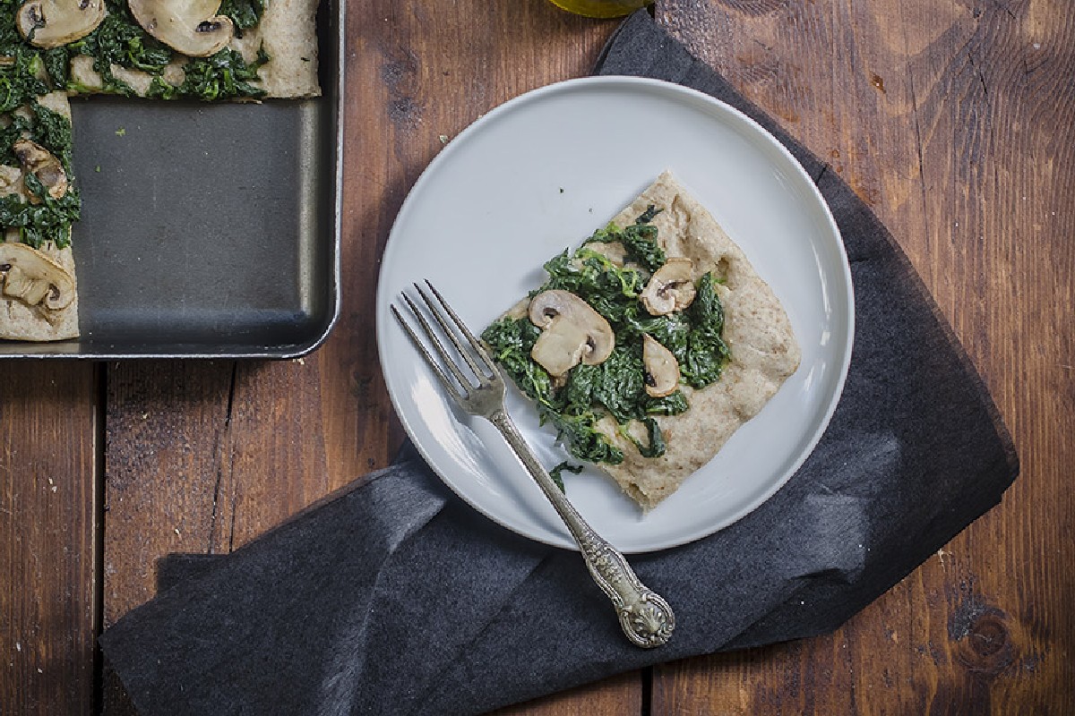 pizza integrale spinaci e funghi