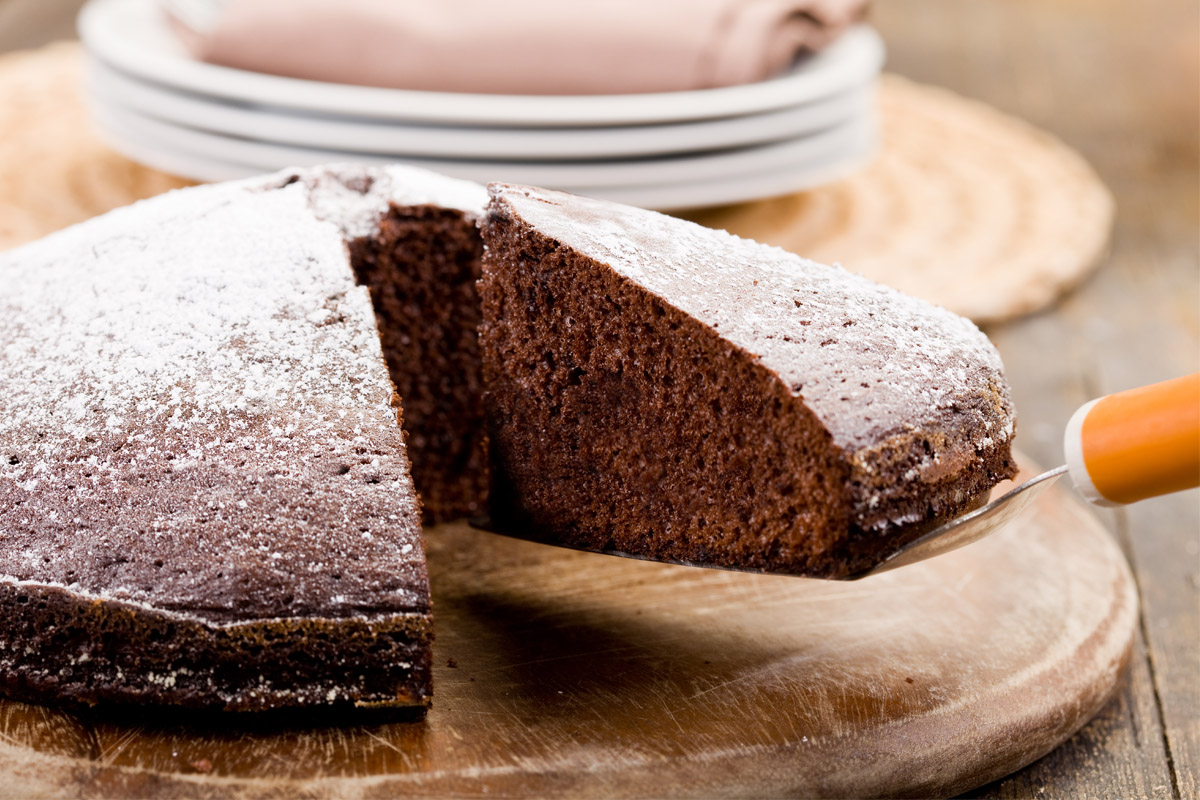 Ricette con cioccolato: torta al cioccolato senza uova e latte