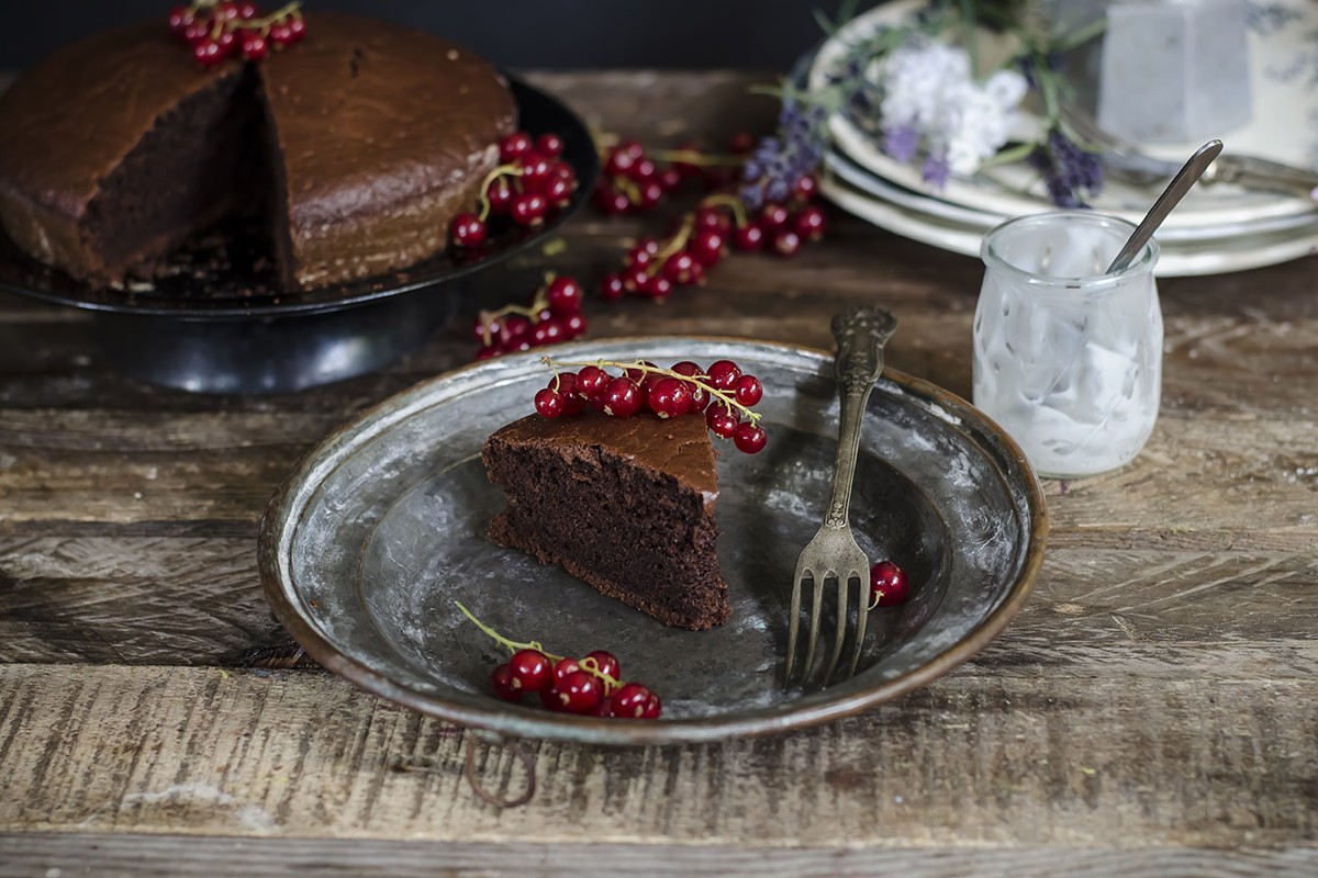 Ricette con cioccolato: torta light al cacao e yogurt